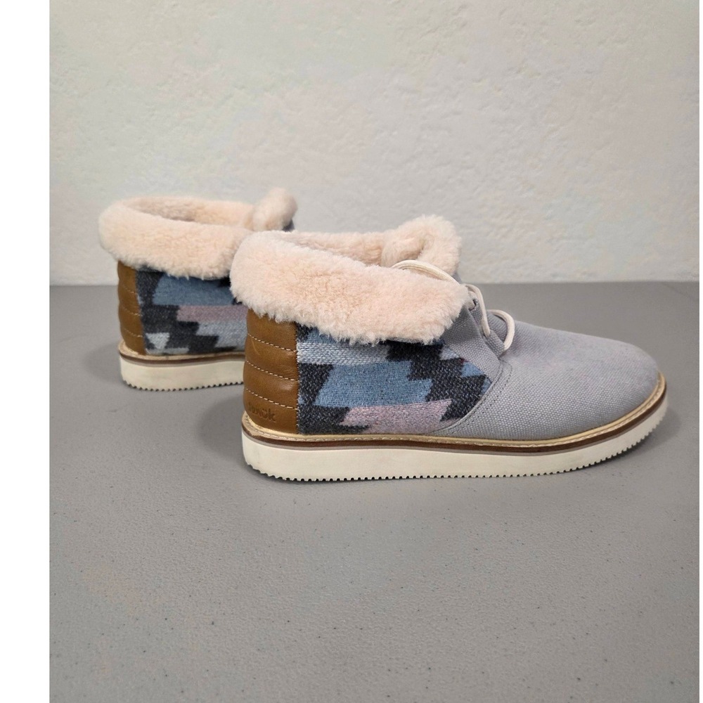 Sanuk Womens Gray Canvas Ankle Boots 8 Southwestern Faux Fur Lined Cozy Comfort